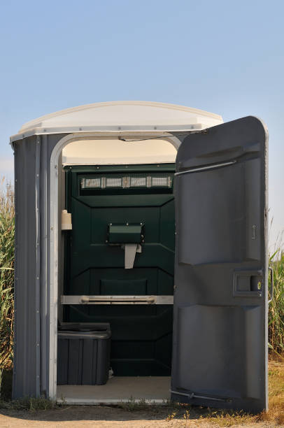 Best Portable bathroom rental  in Mitchell, SD